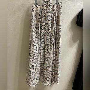 0P Ann Taylor Printed Flowy Skirt with Belt